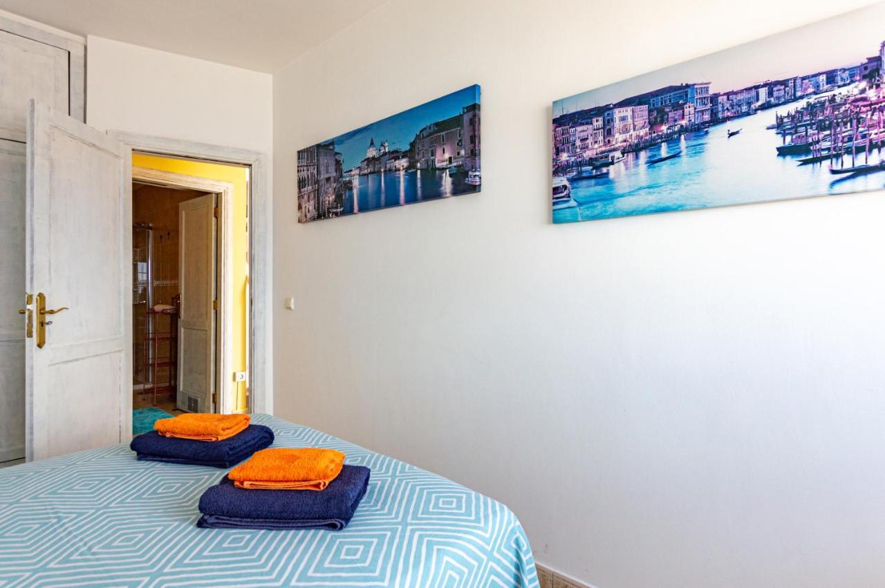 M.E.Downtownapartment Коралео Екстериор снимка